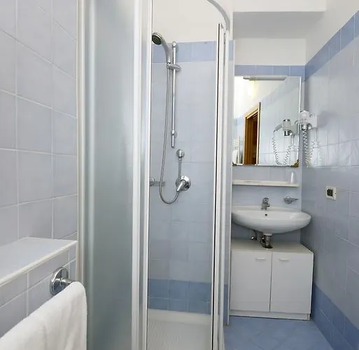 Otel Commercio 3*