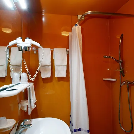 Hotell Commercio 3*