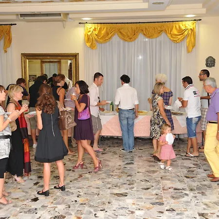 Commercio 3*