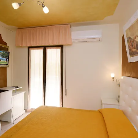 Commercio 3*