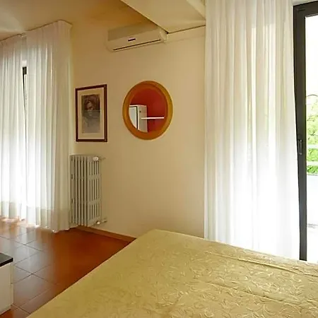 Commercio Hotel 3*