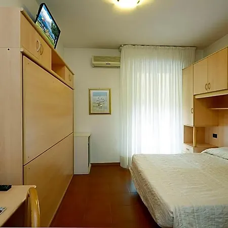 Commercio Hotel 3*