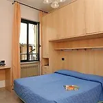 Commercio 3*